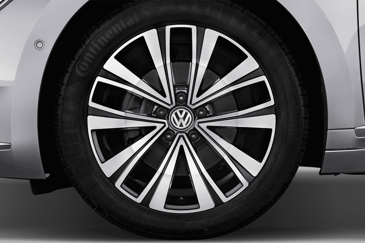 Radkappe oder Felge eines VW Arteon Plug-in-Hybrid