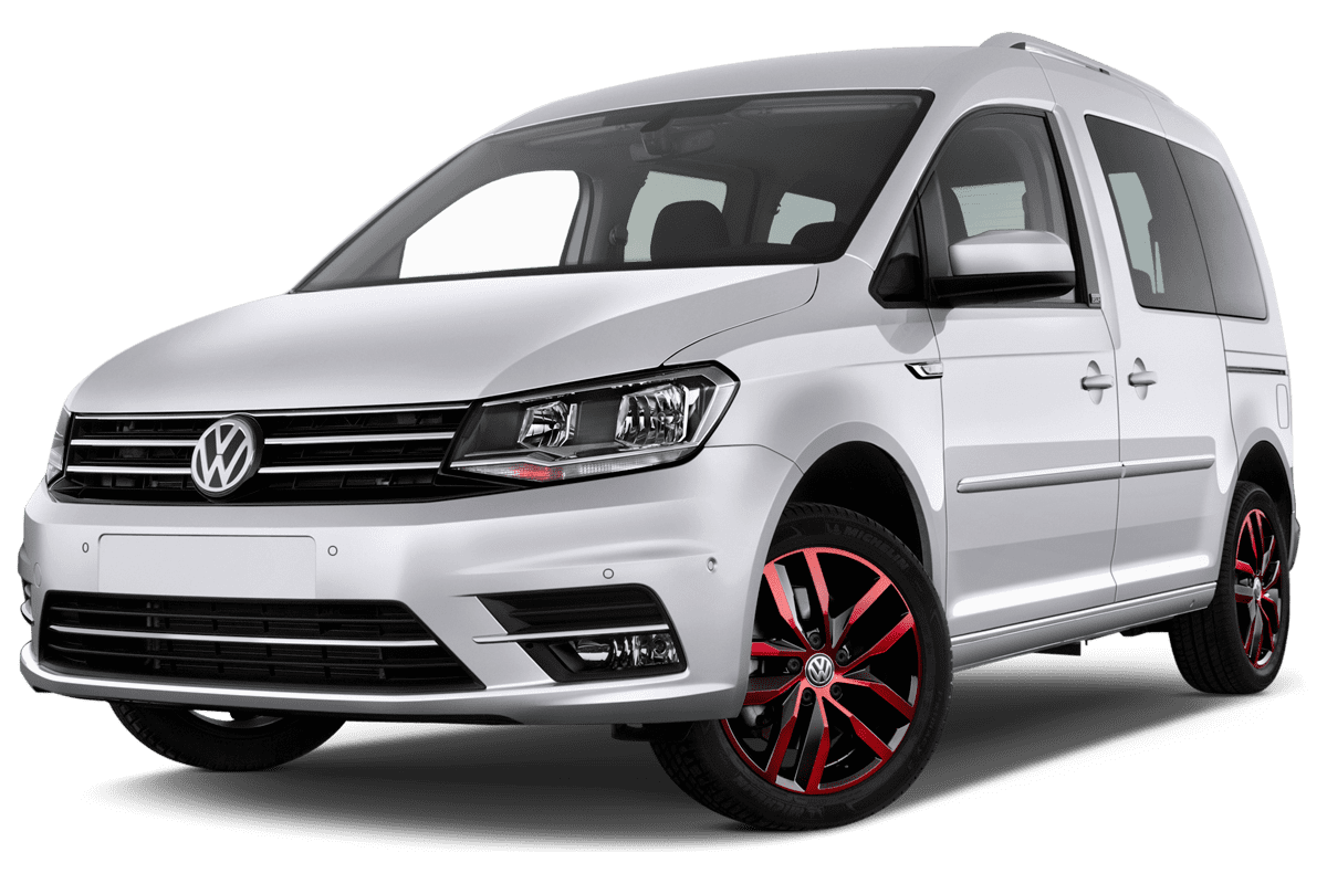 Tiefe, schräge Heckansicht eines VW Caddy TGI, freigestellt