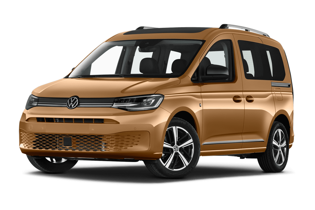 Tiefe, schräge Heckansicht eines VW Caddy Plug-in-Hybrid ENERGY, freigestellt