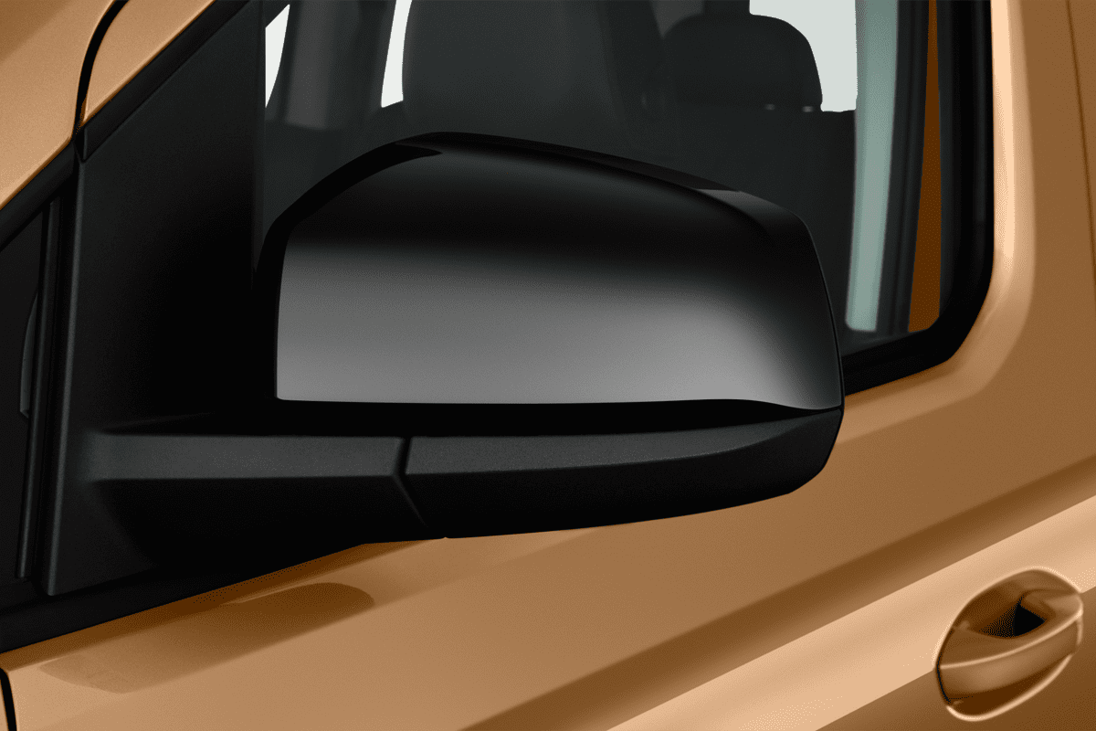 Rückspiegel eines VW Caddy Plug-in-Hybrid ENERGY