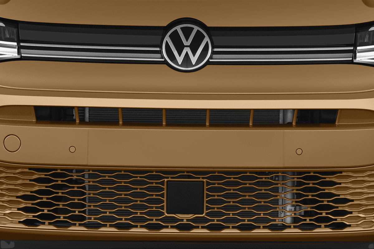 Kühlergrill eines VW Caddy Maxi GOAL