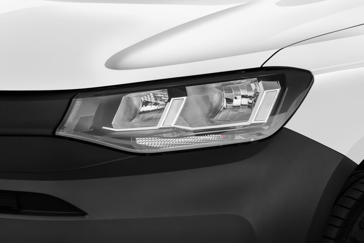 Frontscheinwerfer eines VW Caddy Cargo