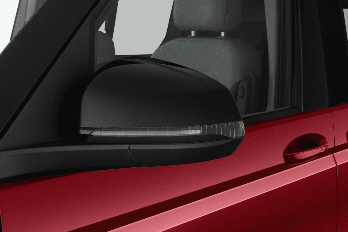 Rückspiegel eines VW California 