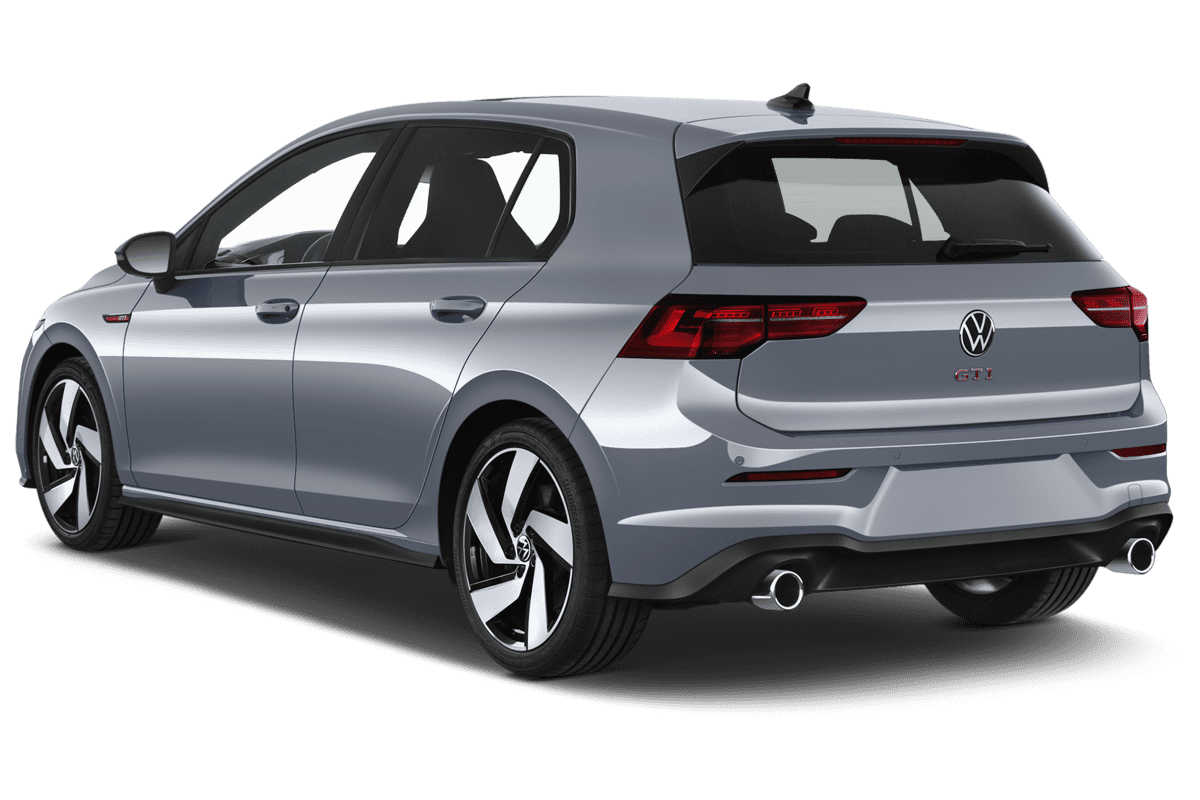 Schräge Heckansicht eines VW Golf 8 GTI, freigestellt