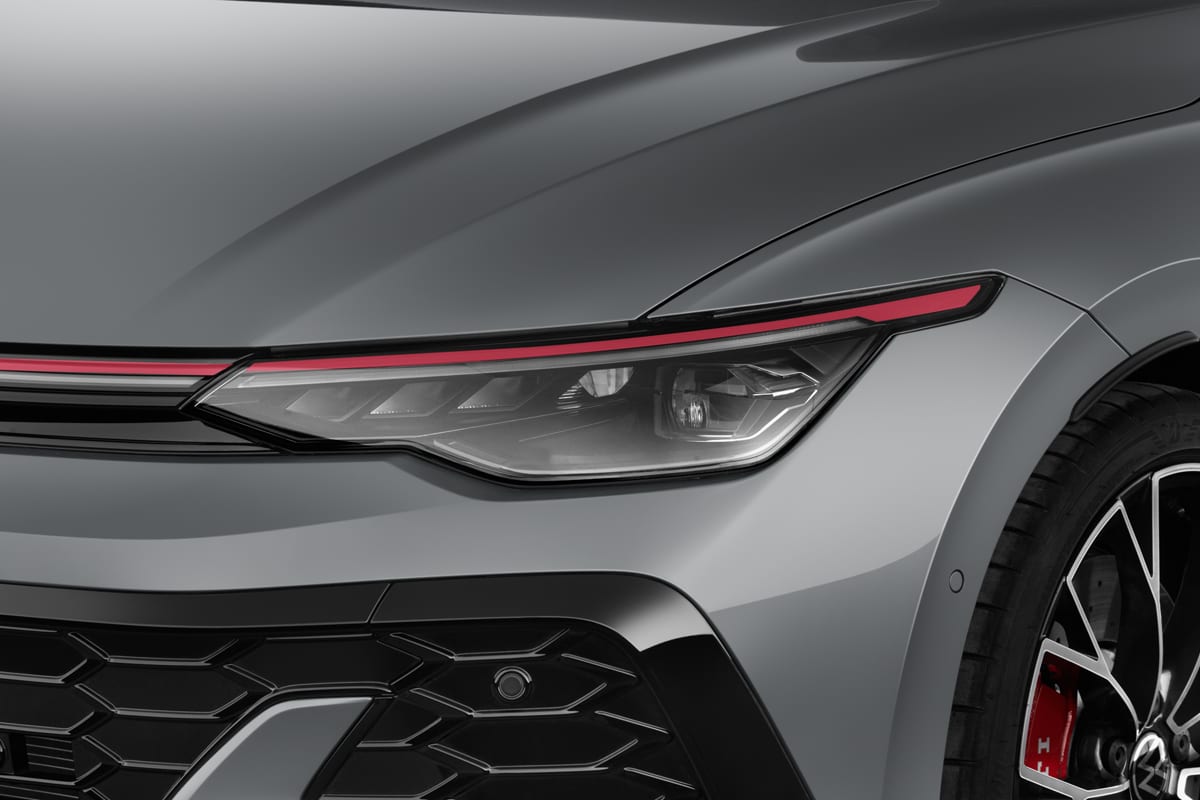 Frontscheinwerfer eines VW Golf 8 GTI Clubsport