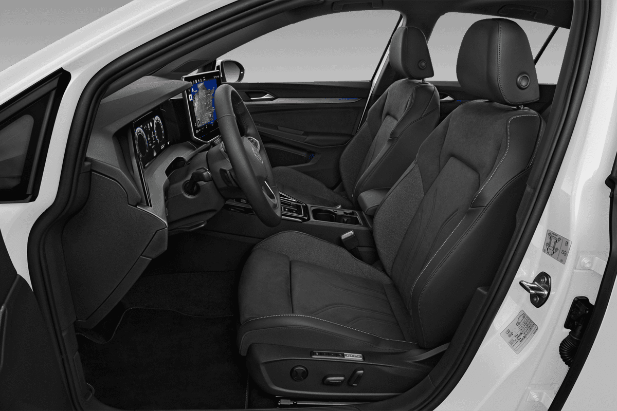 Vordersitze eines VW Golf 8