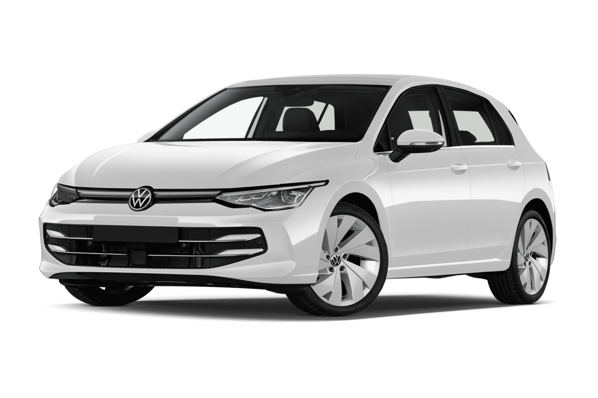 Tiefe, schräge Heckansicht eines VW Golf 8 , freigestellt