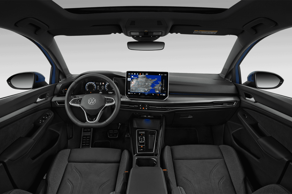 Armaturenbrett eines VW Golf 8