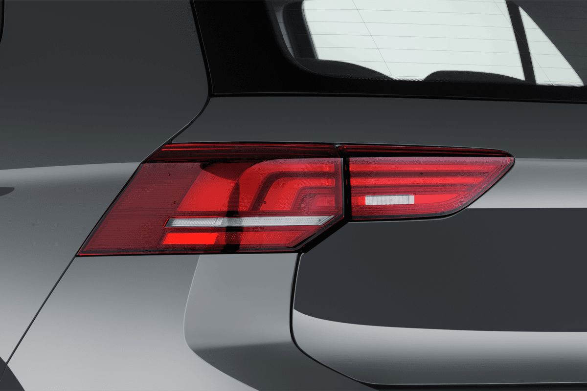 Heckleuchten eines VW Golf 8 Plug-in-Hybrid