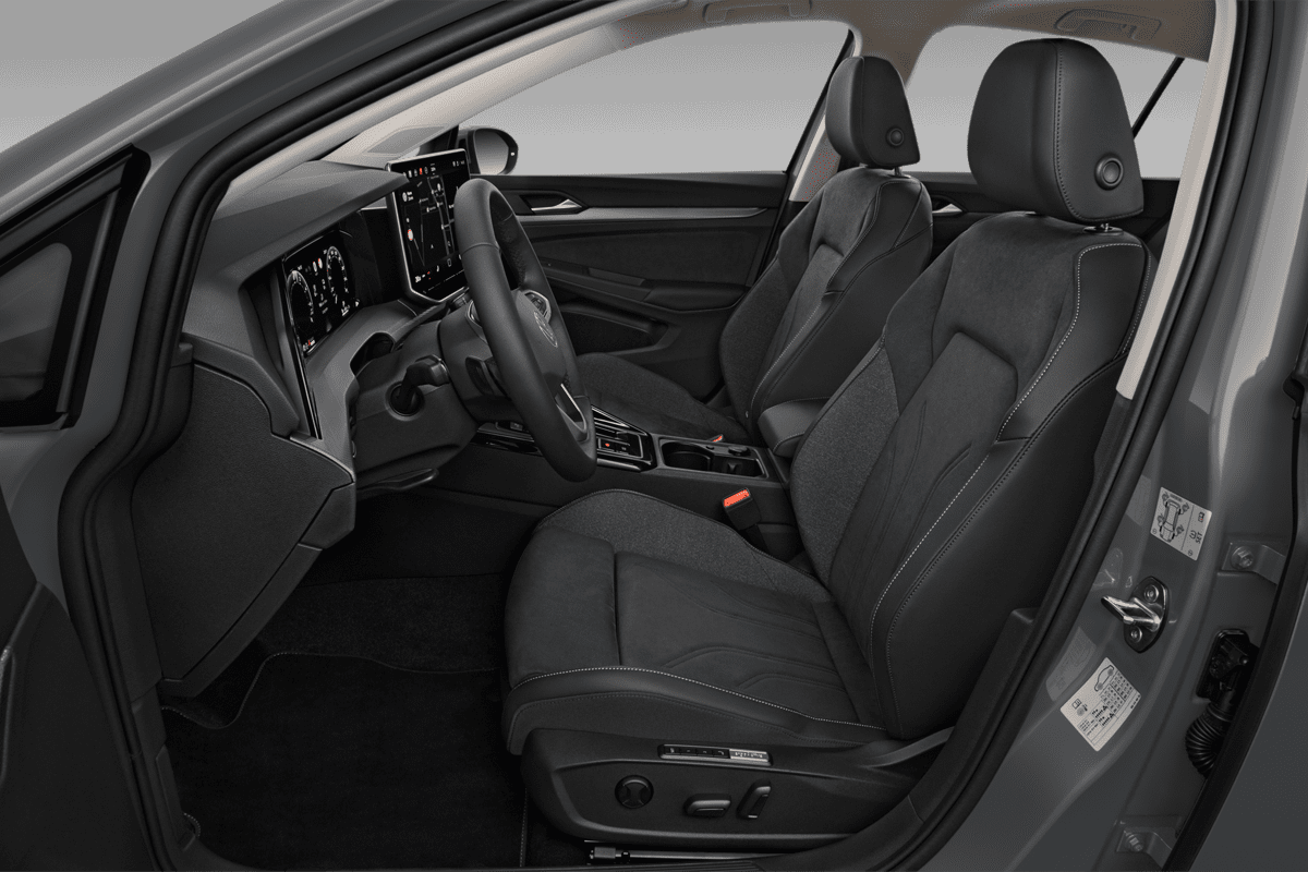 Vordersitze eines VW Golf 8 Plug-in-Hybrid