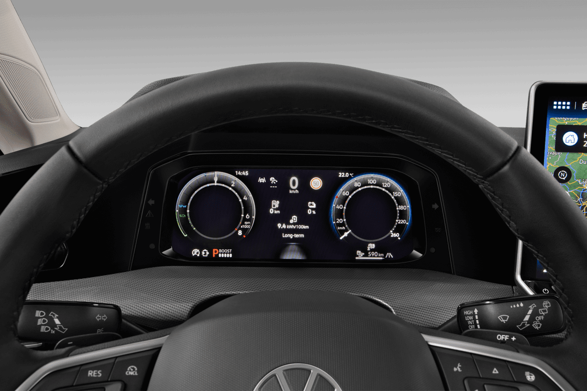 Kombiinstrument eines VW Golf 8 Plug-in-Hybrid