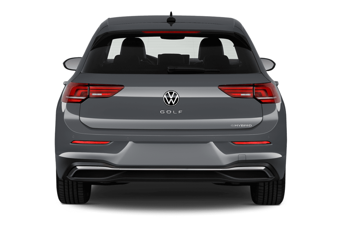 Heckansicht eines VW Golf 8 Plug-in-Hybrid