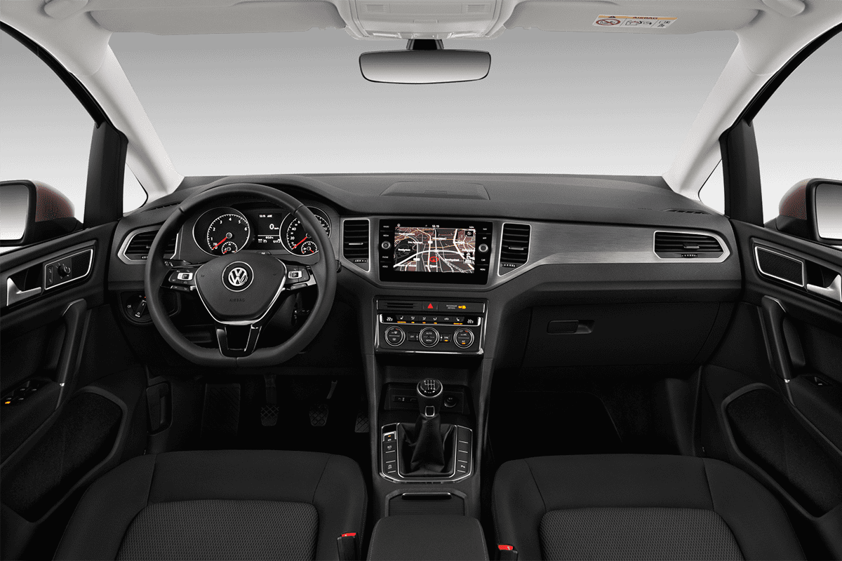 Armaturenbrett eines VW Golf Sportsvan