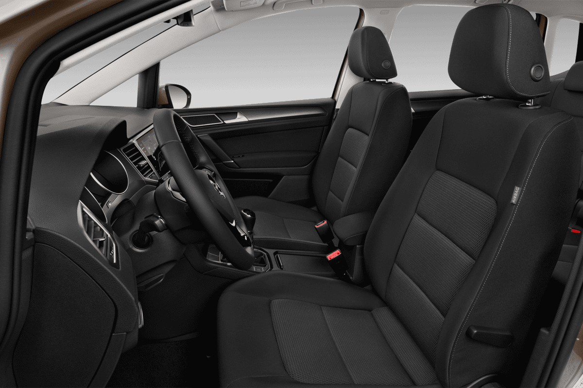 Vordersitze eines VW Golf Sportsvan