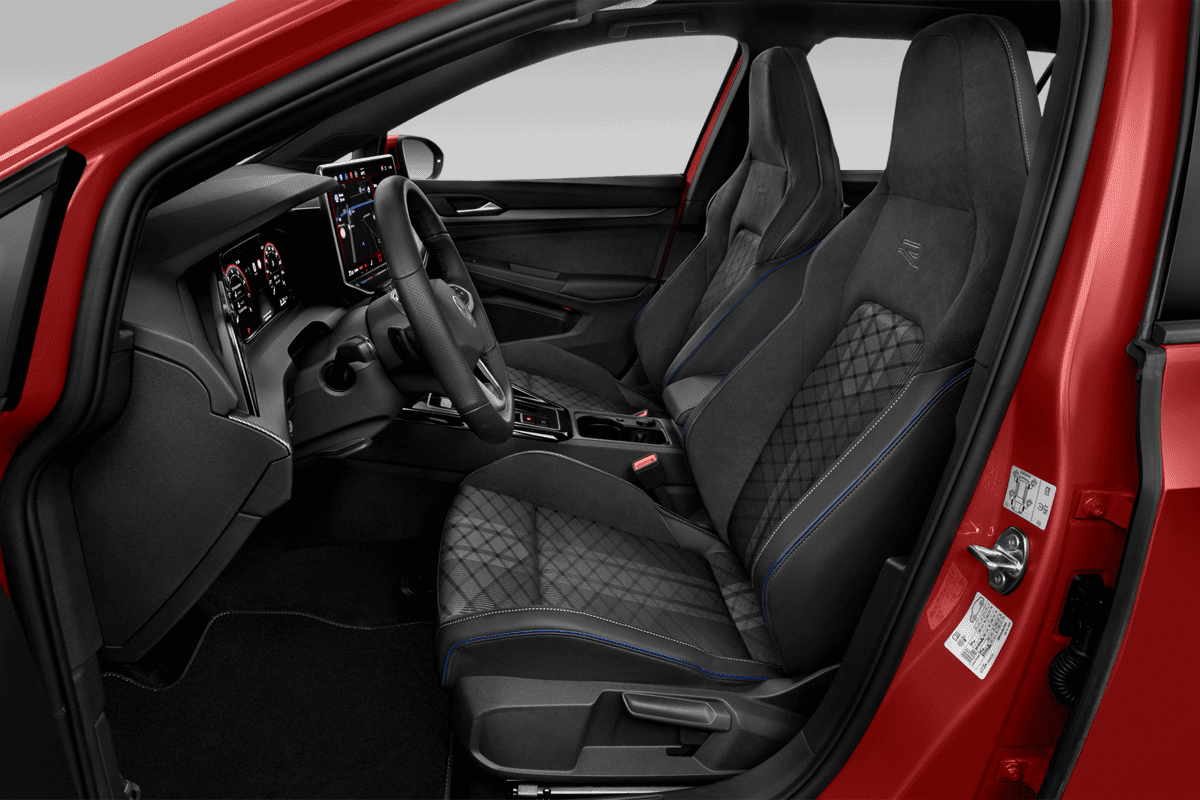 Vordersitze eines VW Golf 8 Variant