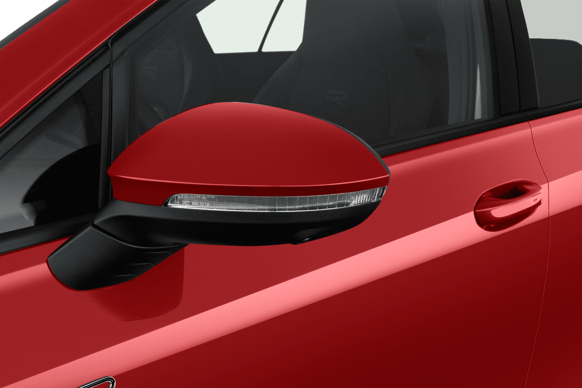 Rückspiegel eines VW Golf 8 Variant