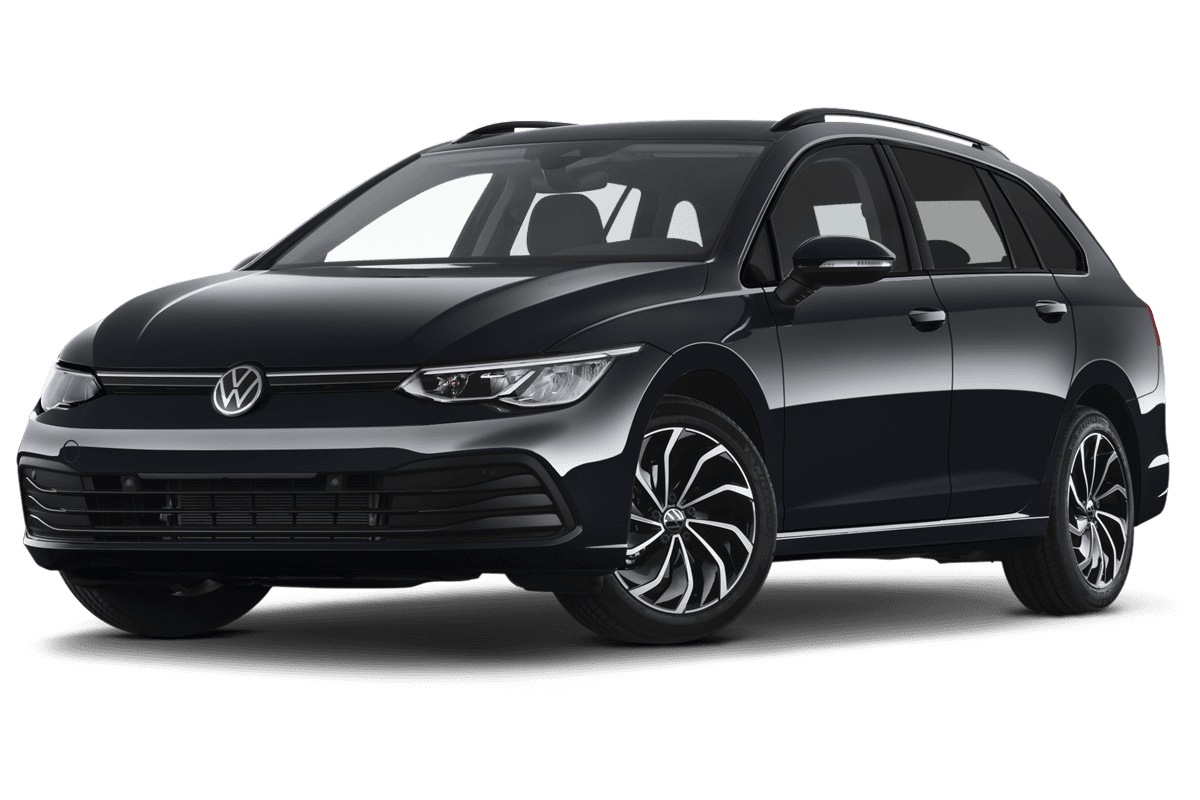 Tiefe, schräge Heckansicht eines VW Golf 8 Variant GOAL , freigestellt