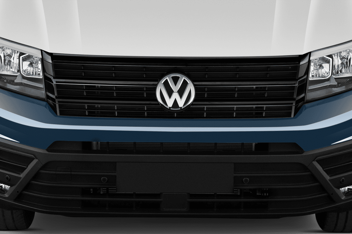 Kühlergrill eines VW Grand California 