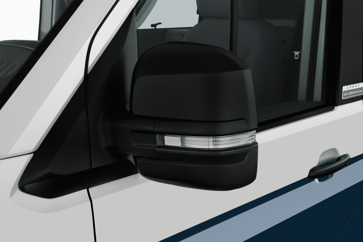 Rückspiegel eines VW Grand California 