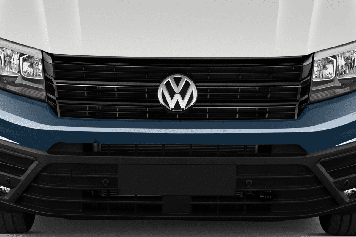 Kühlergrill eines VW Grand California 