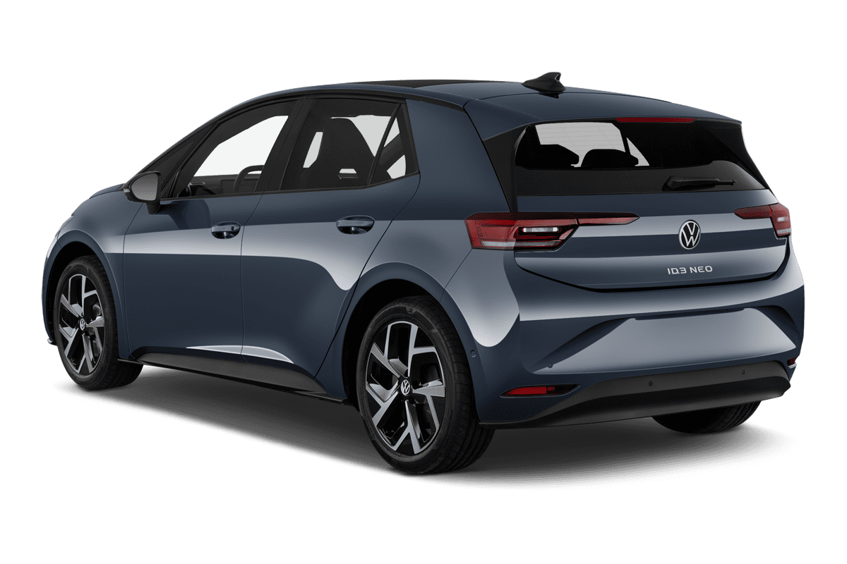 Schräge Heckansicht eines VW ID.3 Neo, freigestellt (KI-generiert)