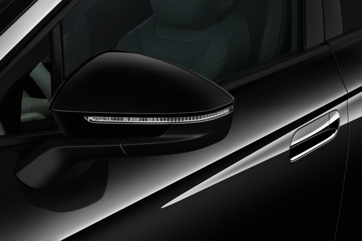 Rückspiegel eines VW ID.4 GOAL