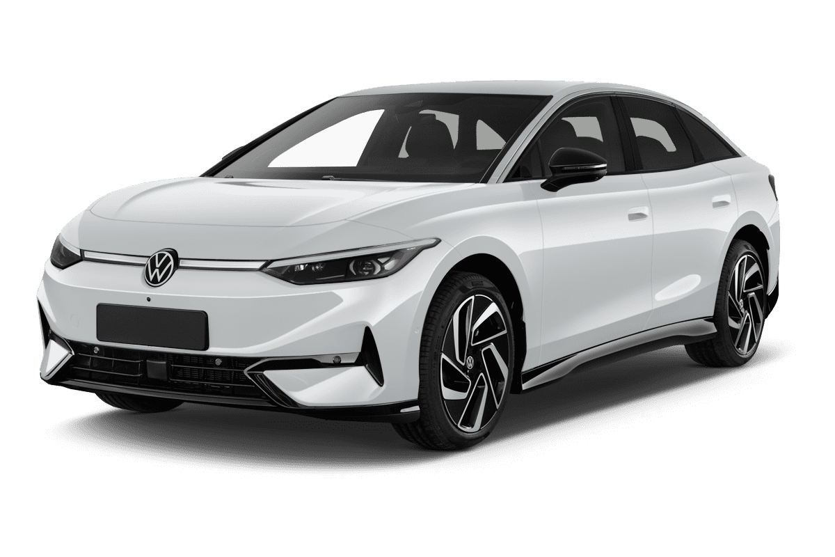 Schräge Frontansicht eines Volkswagen ID.7, freigestellt