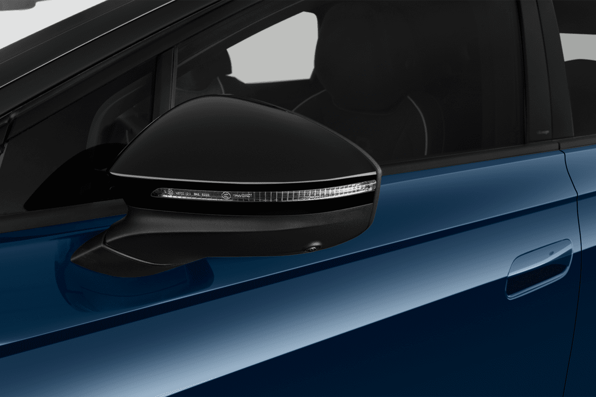 Rückspiegel eines VW ID.7 Tourer 