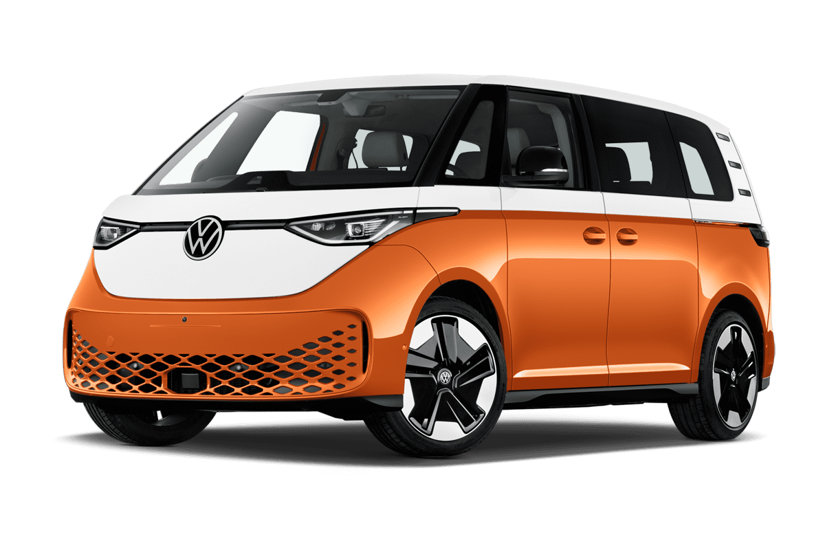 Tiefe, schräge Heckansicht eines VW ID. Buzz GTX, freigestellt