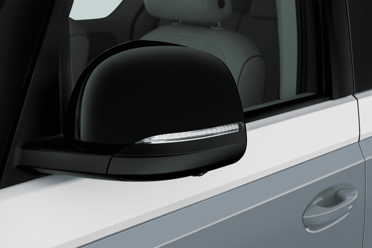 Rückspiegel eines VW ID. Buzz