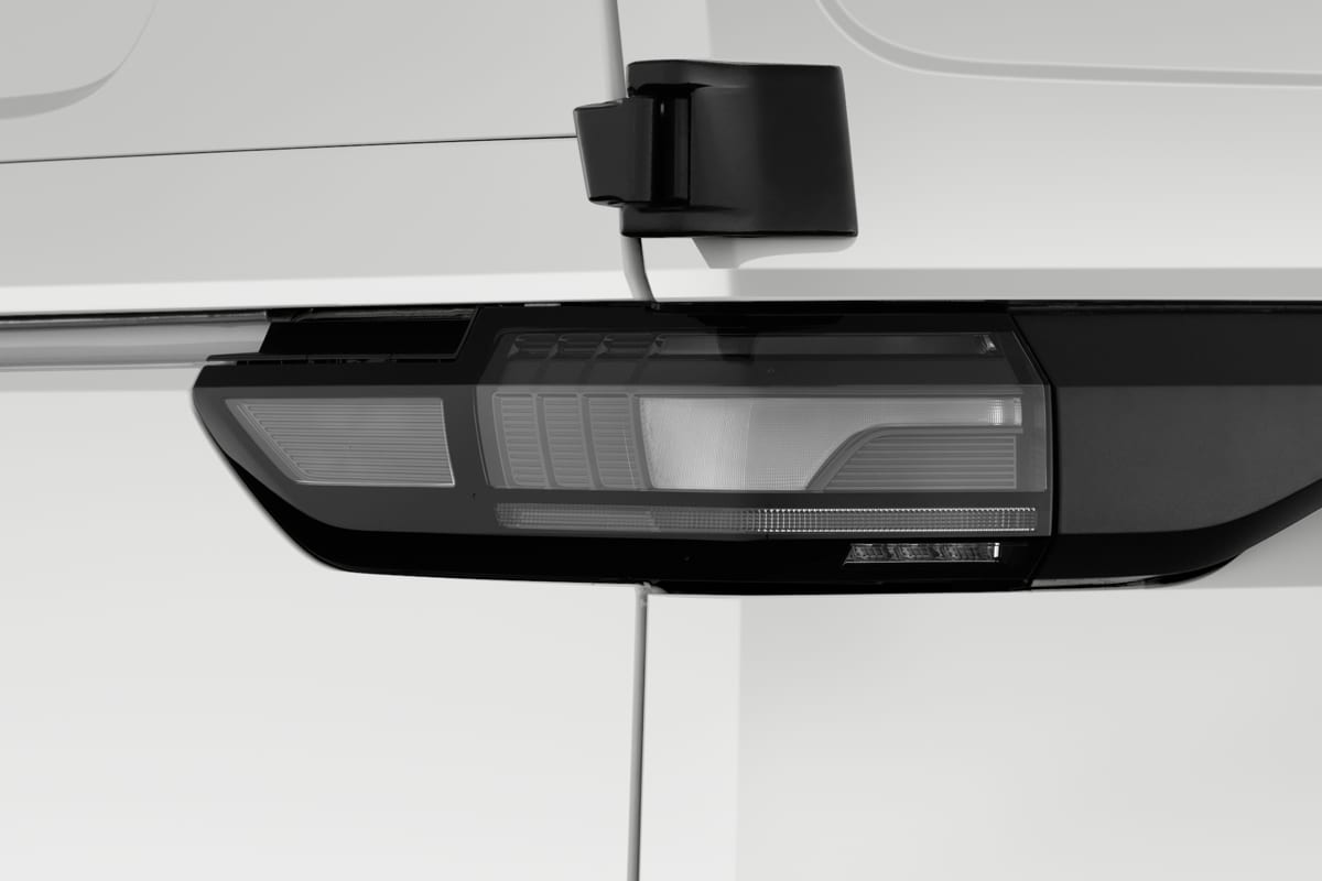 Heckleuchten eines VW ID. Buzz Cargo