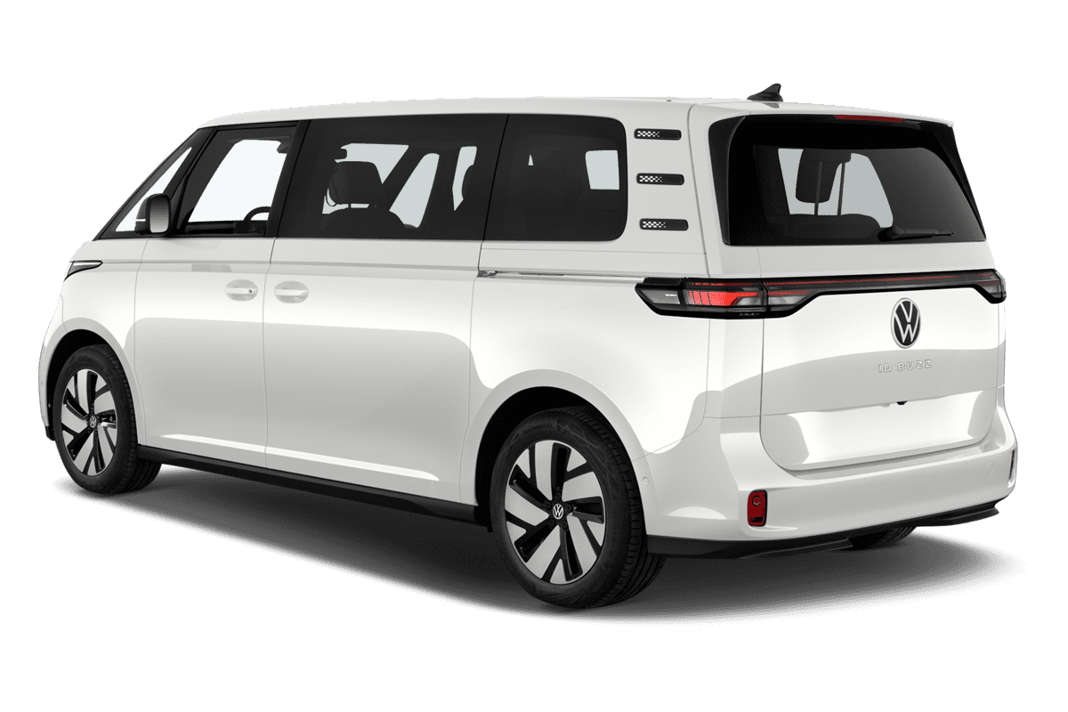 Schräge Heckansicht eines VW ID. Buzz, freigestellt