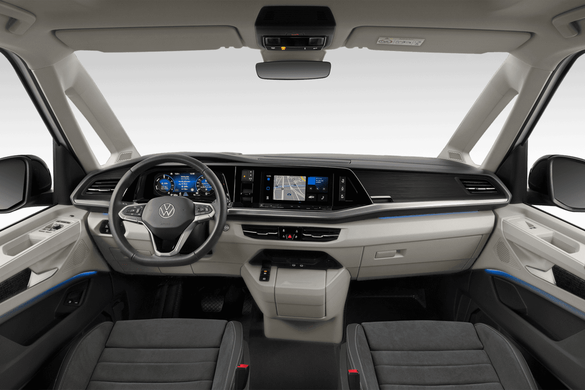 Armaturenbrett eines VW Multivan Plug-in-Hybrid