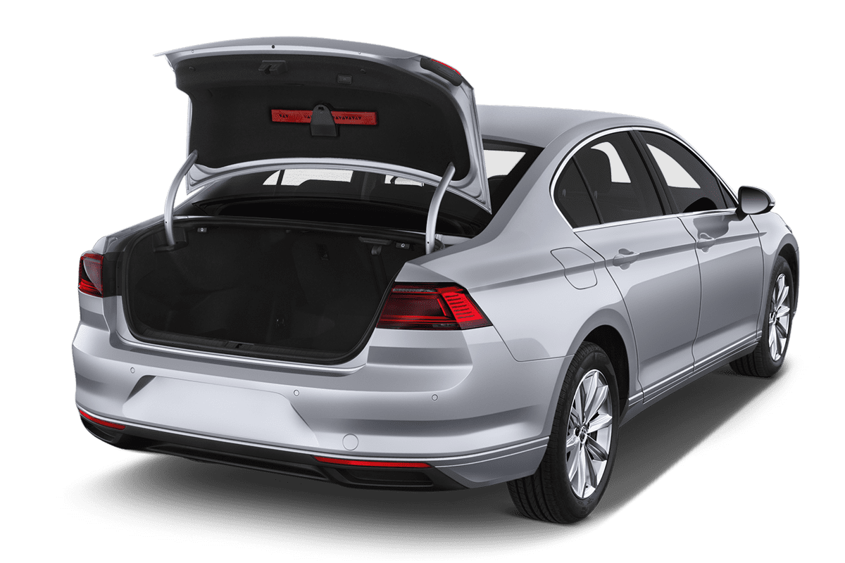 Kofferraum eines VW Passat Limousine