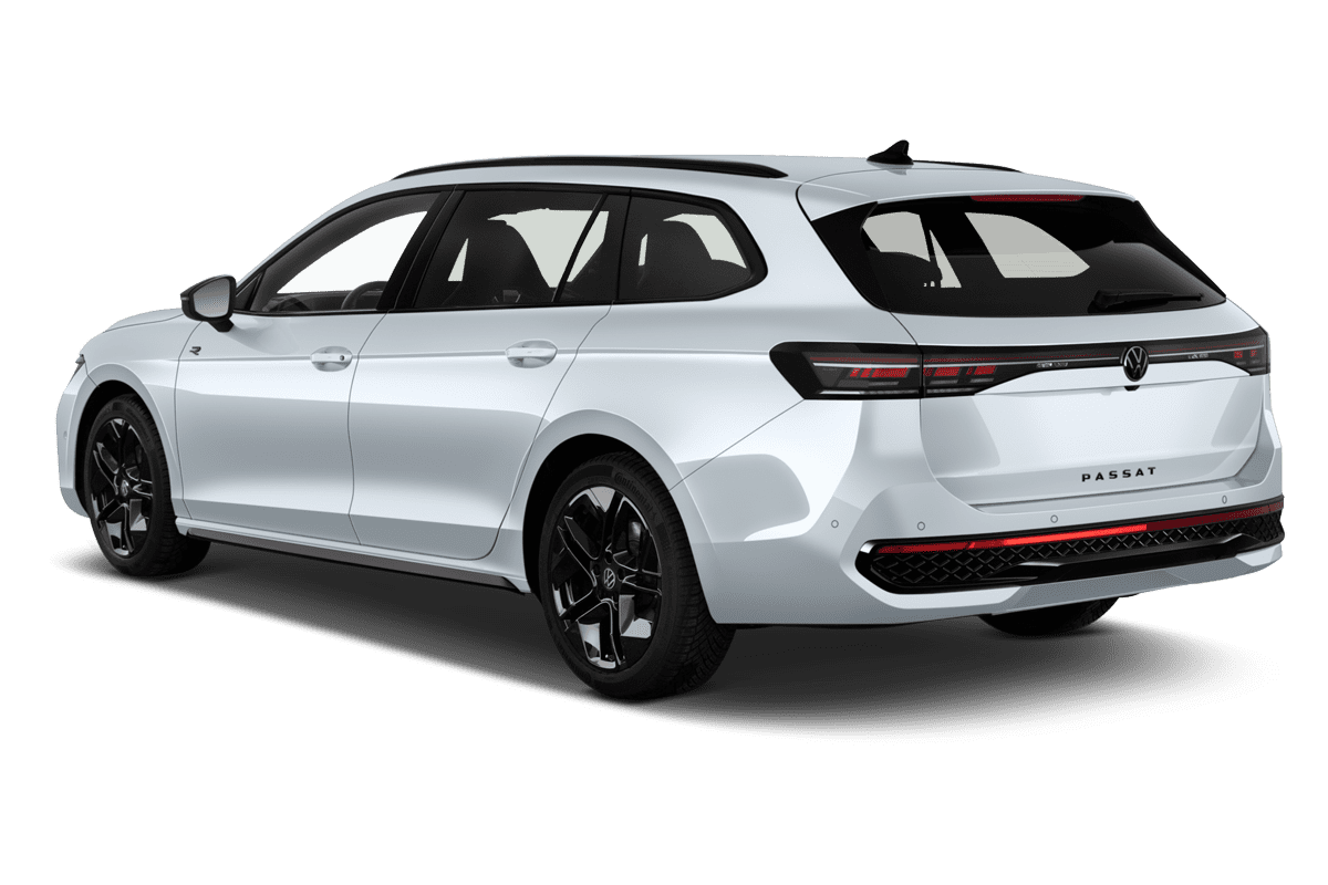 Schräge Heckansicht eines VW Passat Variant , freigestellt