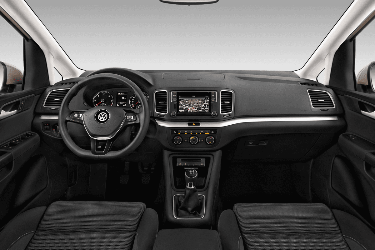 Armaturenbrett eines VW Sharan ACTIVE