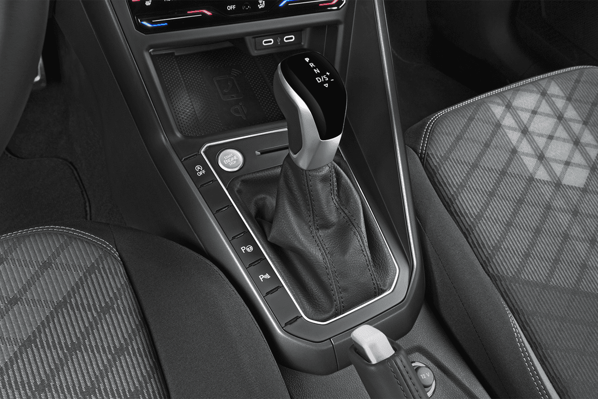 Schaltknüppel eines VW Taigo GOAL