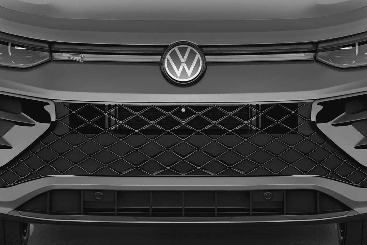 Kühlergrill eines VW Tayron