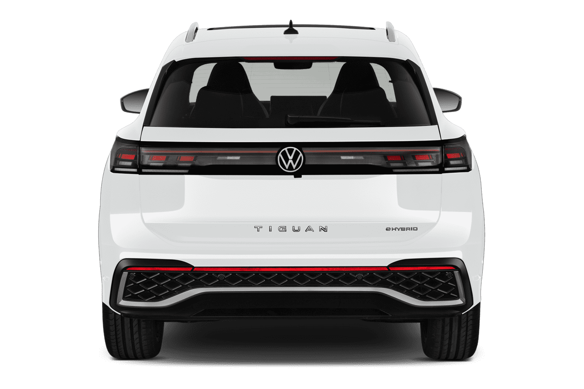 Heckansicht eines VW Tiguan eHybrid 