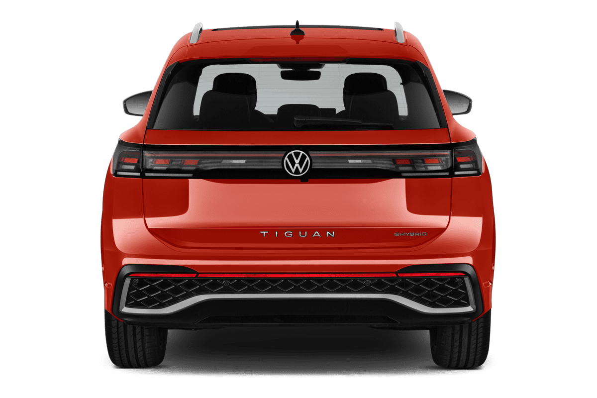 Heckansicht eines VW Tiguan eHybrid