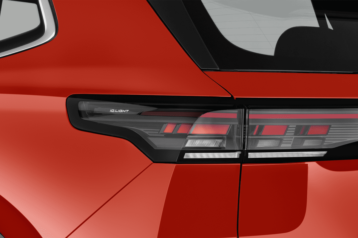 Heckleuchten eines VW Tiguan eHybrid