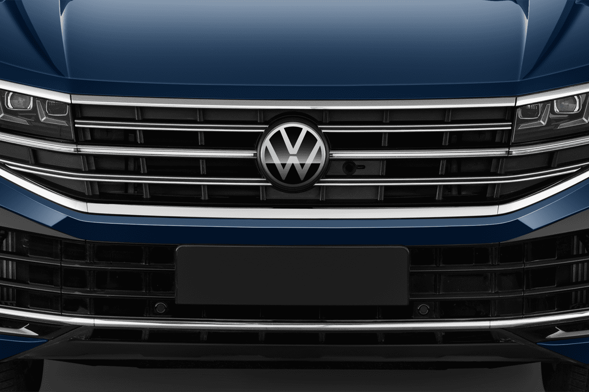 Kühlergrill eines VW Touareg