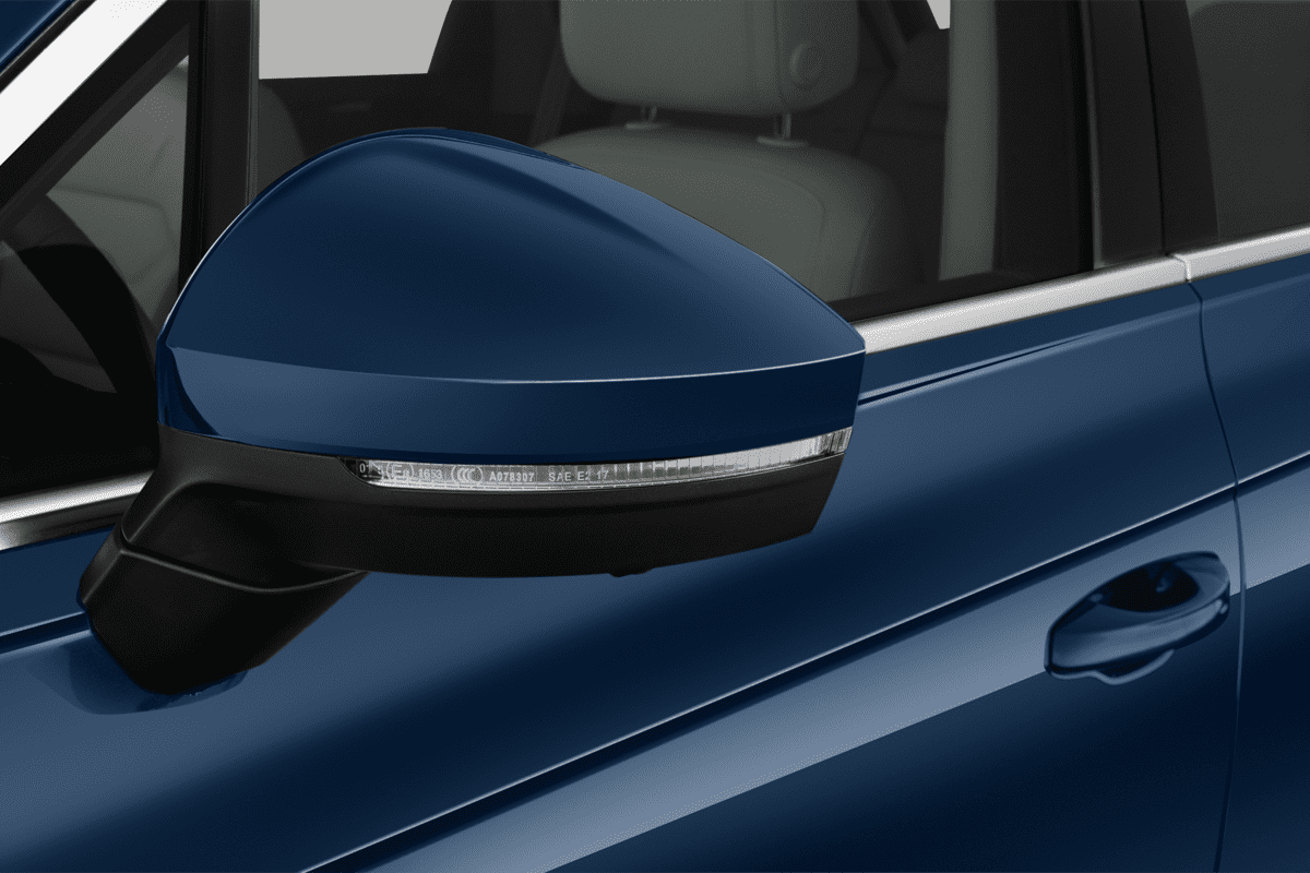 Rückspiegel eines VW Touareg