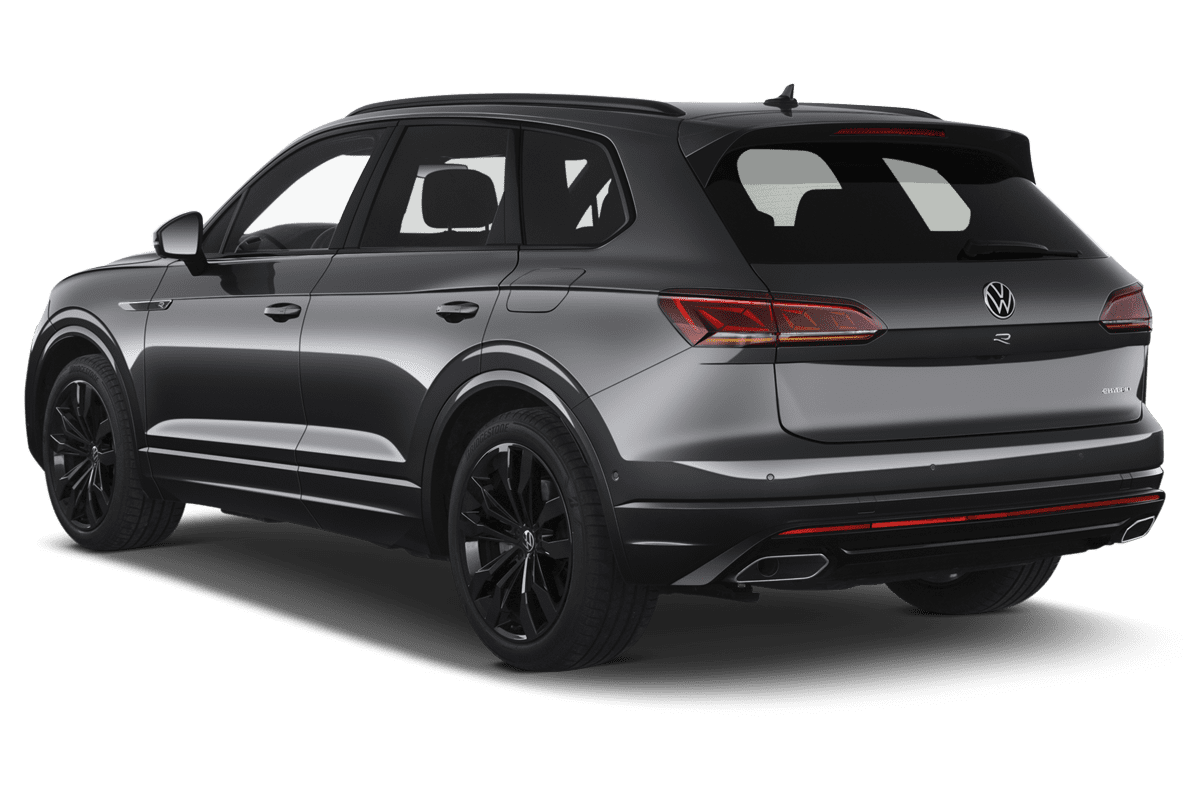 Schräge Heckansicht eines VW Touareg R, freigestellt