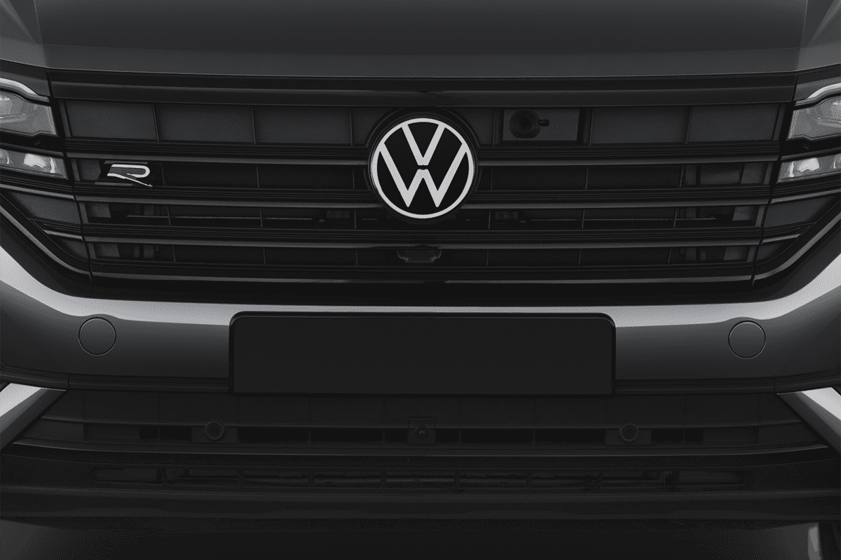 Kühlergrill eines VW Touareg R