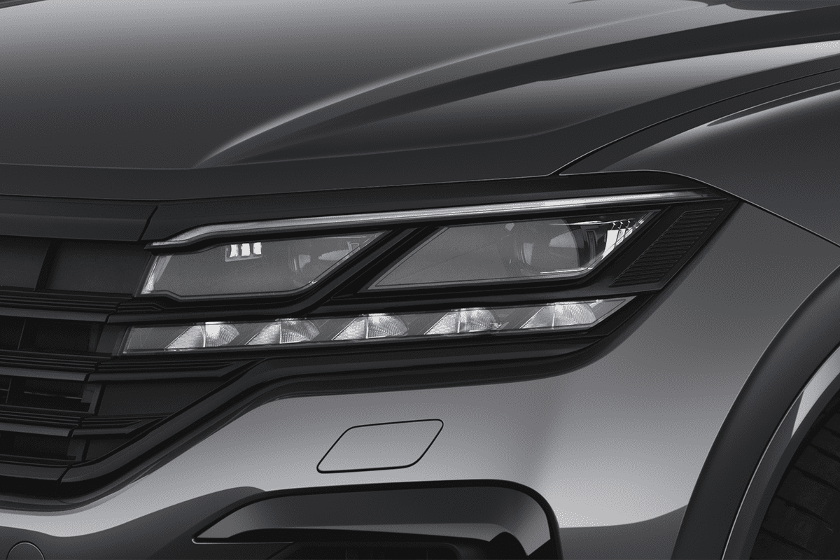 Frontscheinwerfer eines VW Touareg R