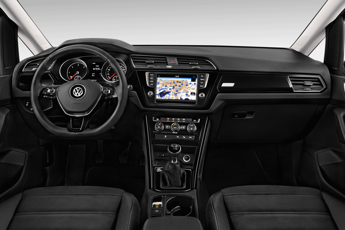 Armaturenbrett eines VW Touran GOAL