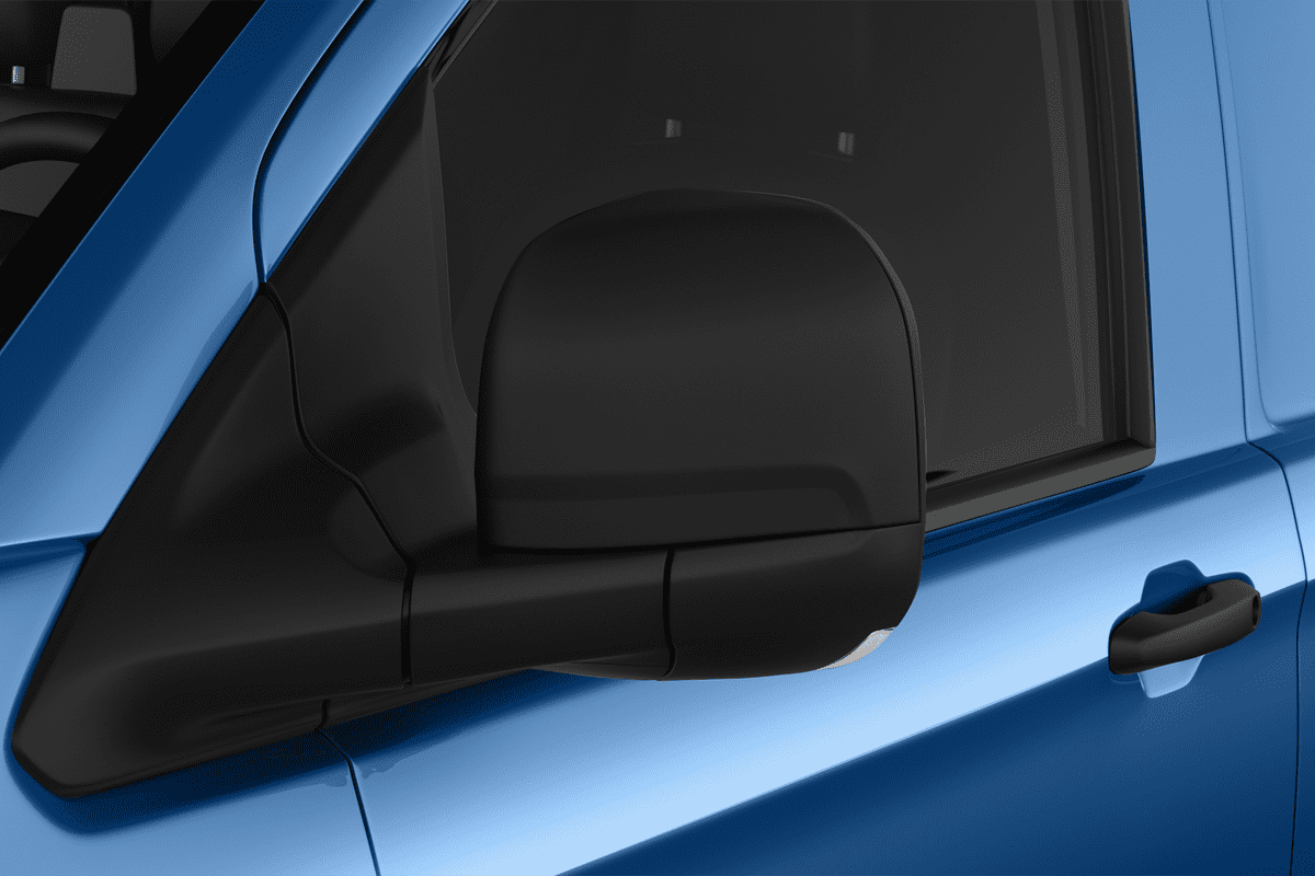 Rückspiegel eines VW Transporter Kastenwagen 