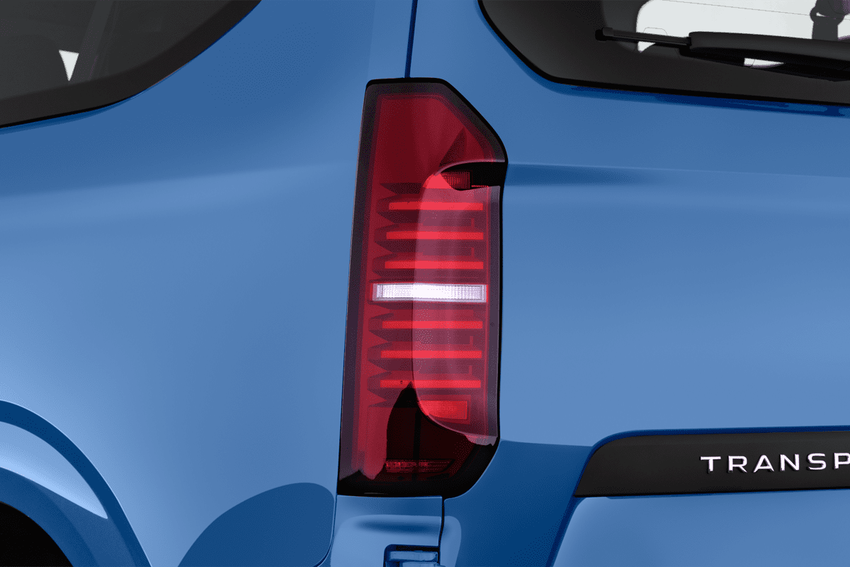 Heckleuchten eines VW Transporter Kombi 