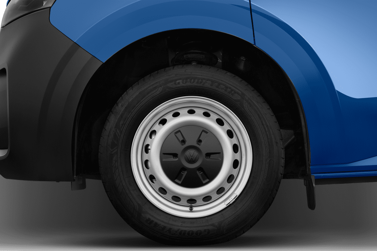 Radkappe oder Felge eines VW Transporter Kombi 